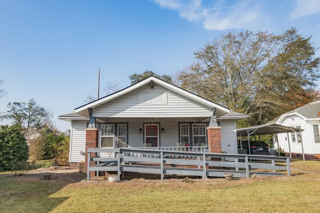 727 Harvey Street Millen GA 30442
