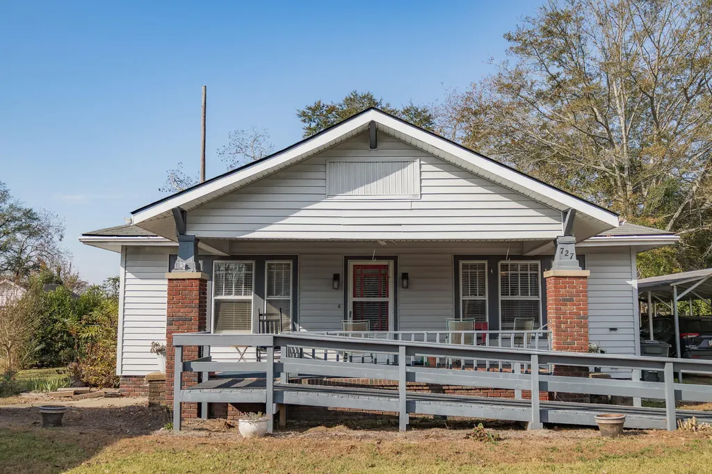 727 Harvey Street Millen GA 30442