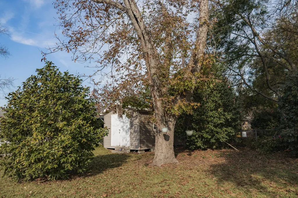 727 Harvey Street Millen GA 30442