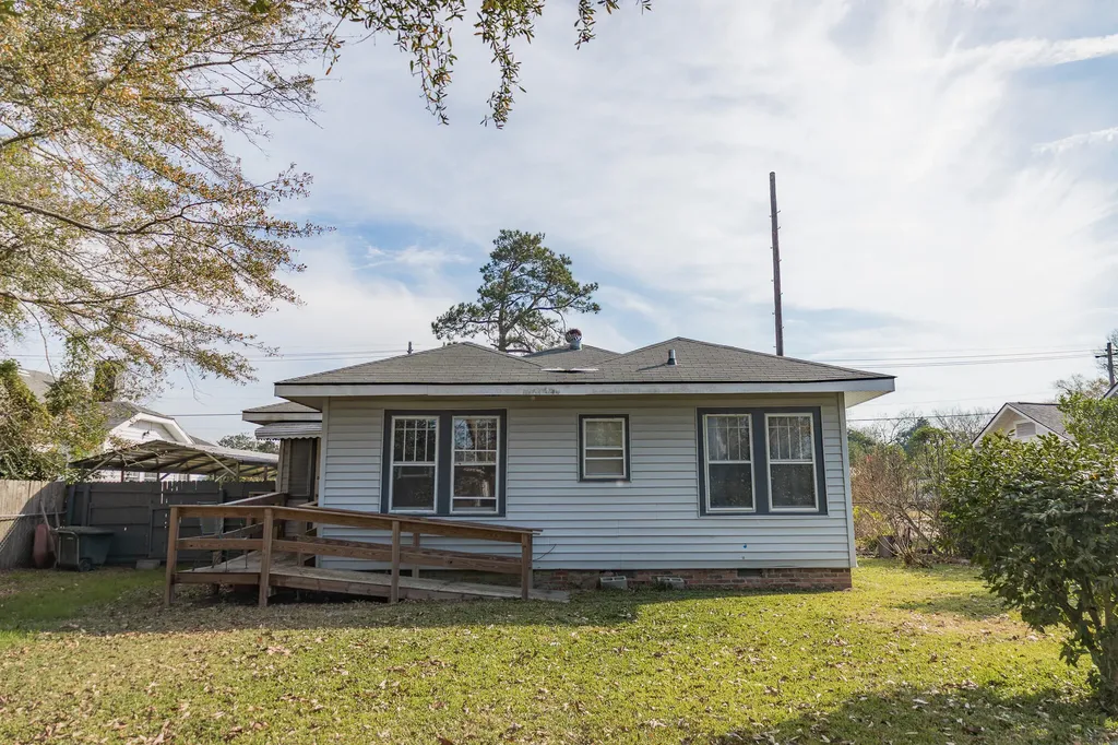 727 Harvey Street Millen GA 30442