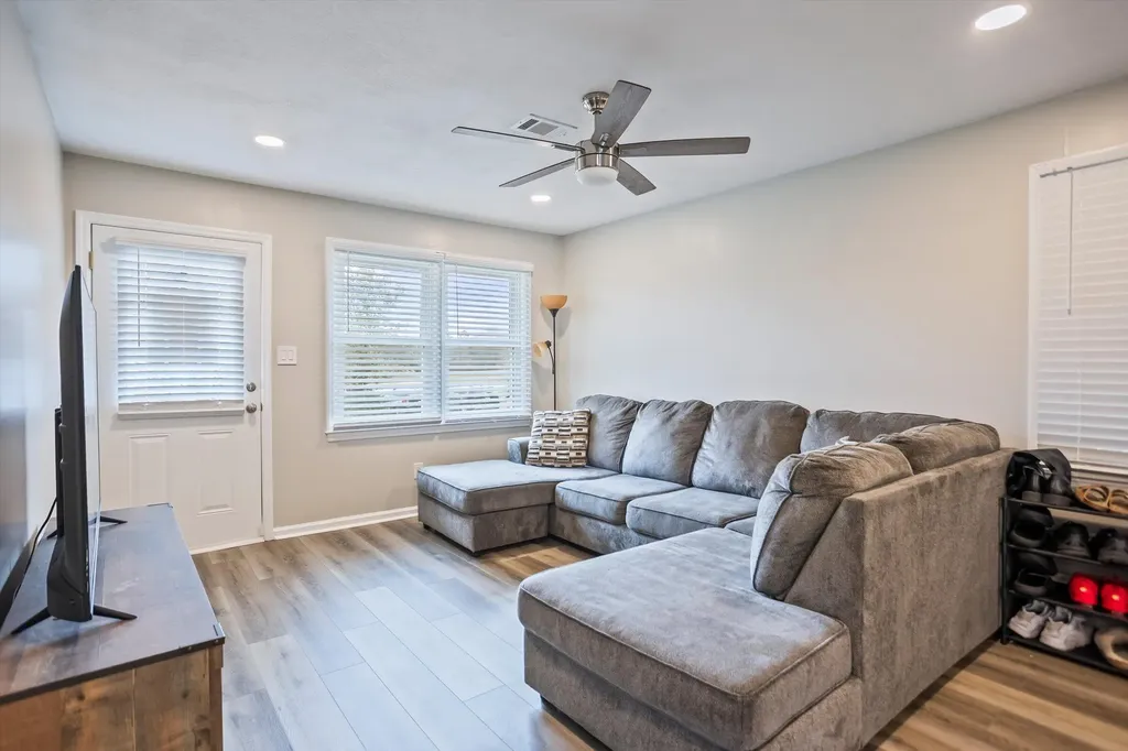 3825 Us Highway 25 Hephzibah GA 30815