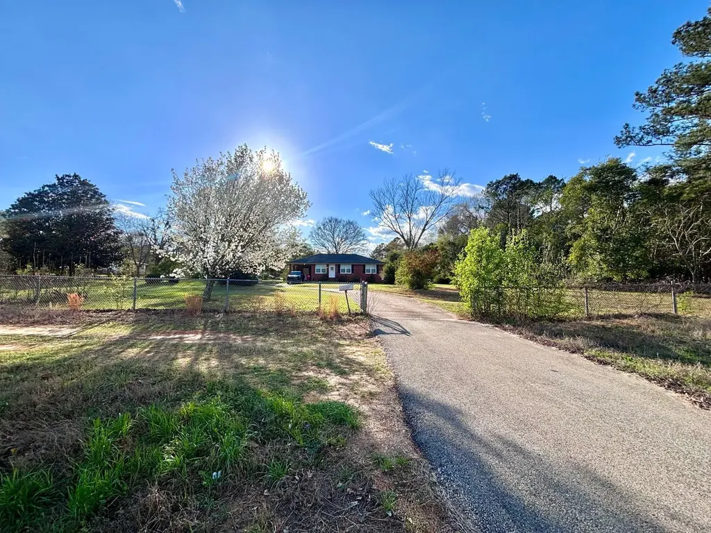 3825 Us Highway 25 Hephzibah GA 30815