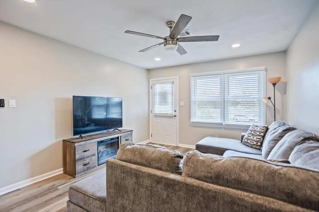 3825 Us Highway 25 Hephzibah GA 30815