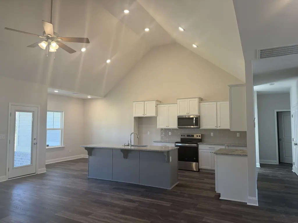 1360 Elias Station Thomson GA 30824