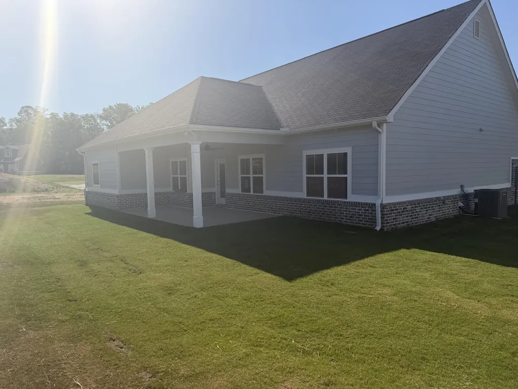 1360 Elias Station Thomson GA 30824