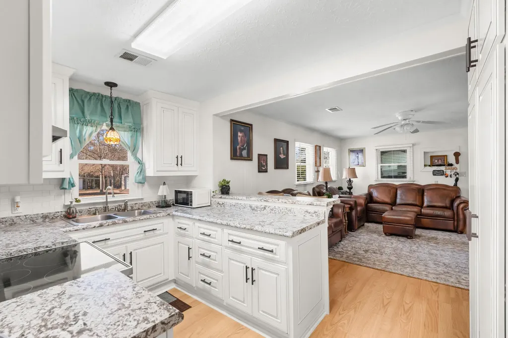 124 Pierce Avenue Swainsboro GA 30401