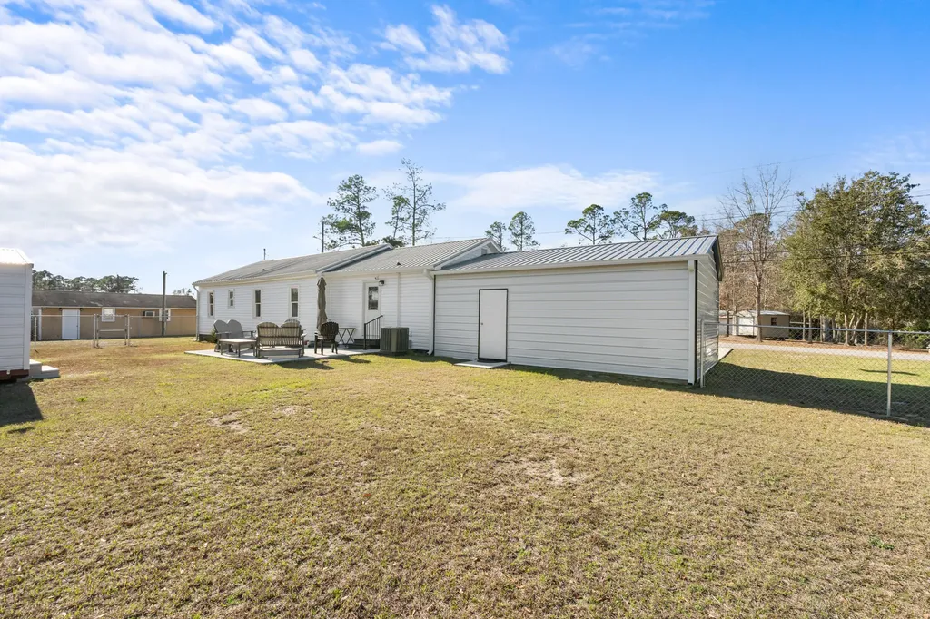 124 Pierce Avenue Swainsboro GA 30401