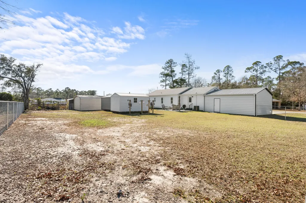 124 Pierce Avenue Swainsboro GA 30401