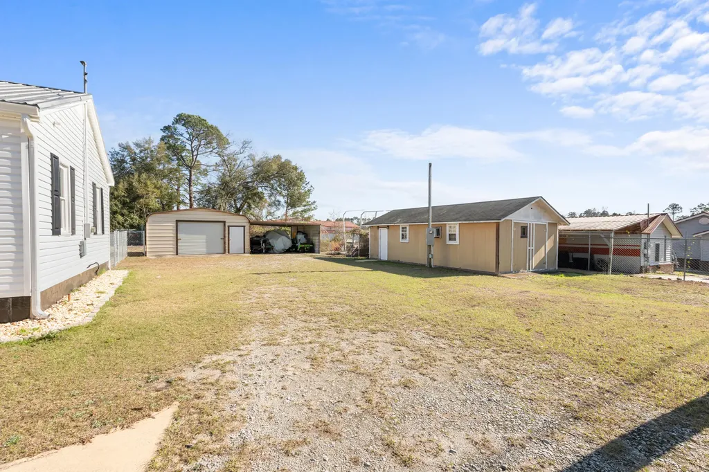 124 Pierce Avenue Swainsboro GA 30401