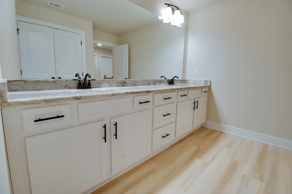 1021 S Pointe Court Tignall GA 30668