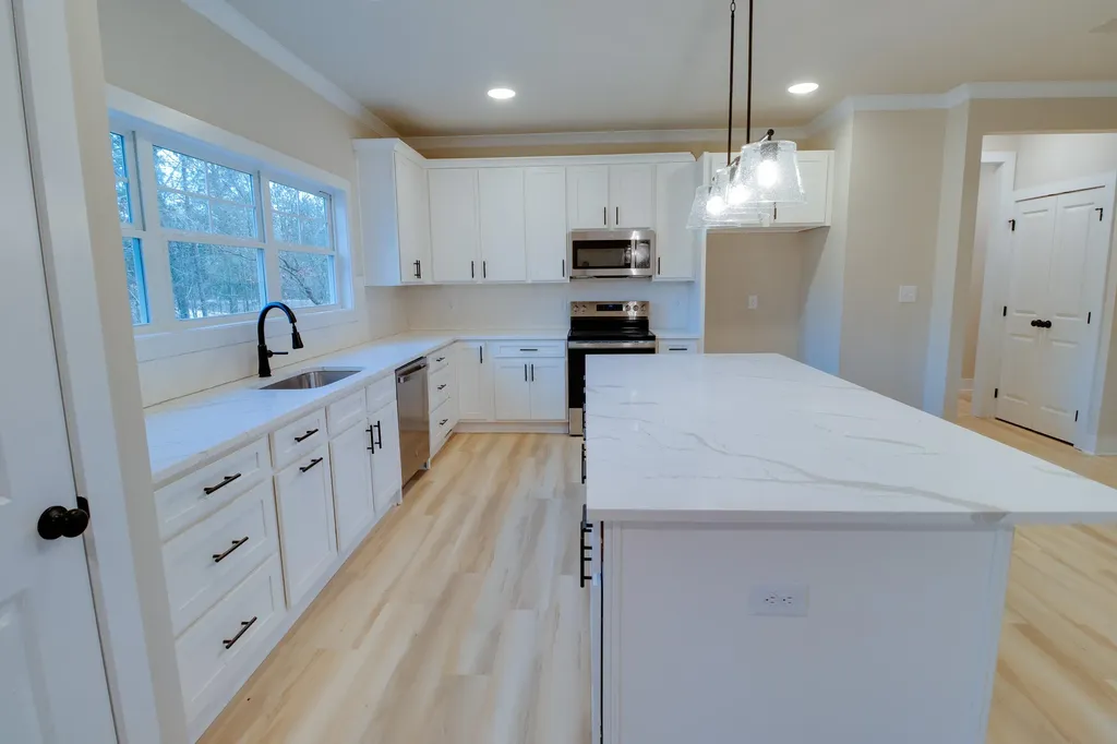 1021 S Pointe Court Tignall GA 30668