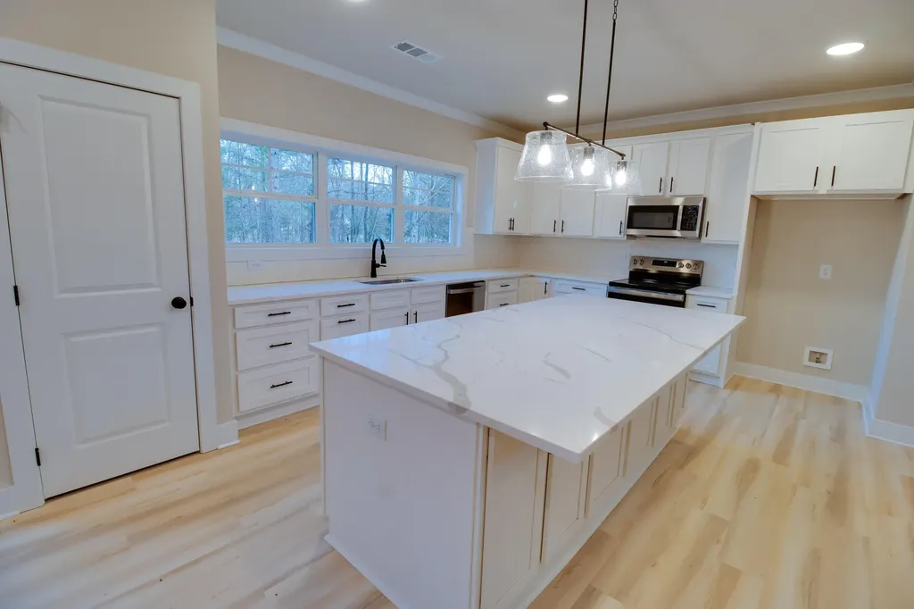 1021 S Pointe Court Tignall GA 30668