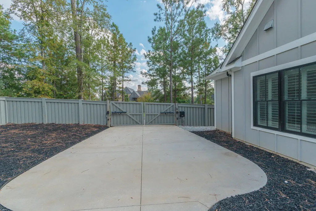 1863 Champions Circle Evans GA 30809