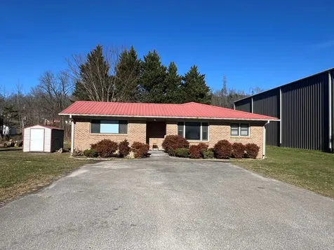 71 Laura Street Robbinsville NC 28771