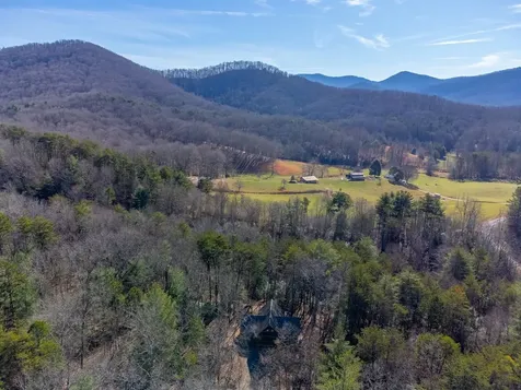 397 Kennelly Loop Murphy NC 28906