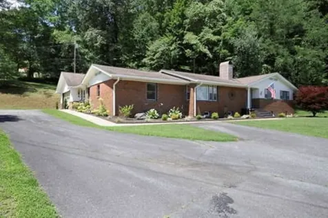 1654 Myers Chapel Road Hayesville NC 28904