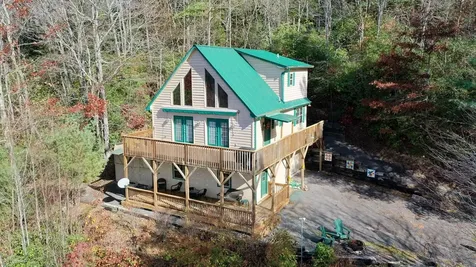 325 Azalea Ridge Topton NC 28781