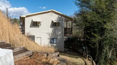 238 Lakeview Drive Stecoah NC 28702