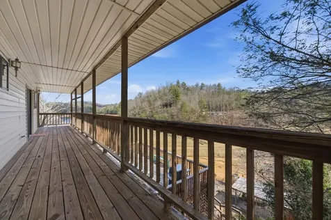 238 Lakeview Drive Stecoah NC 28702
