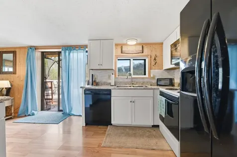 238 Lakeview Drive Stecoah NC 28702