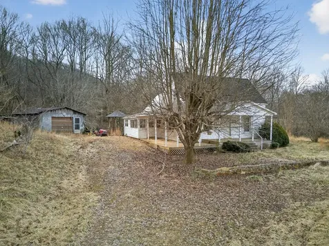 1917 Fairview Road Andrews NC 28901