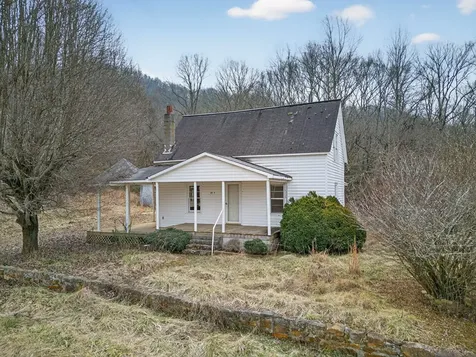 1917 Fairview Road Andrews NC 28901
