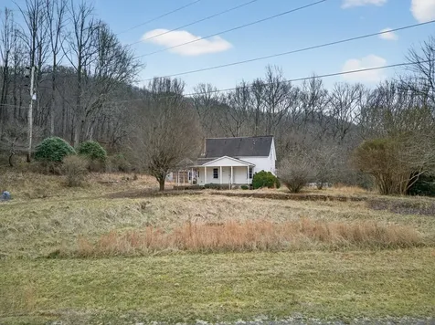 1917 Fairview Road Andrews NC 28901