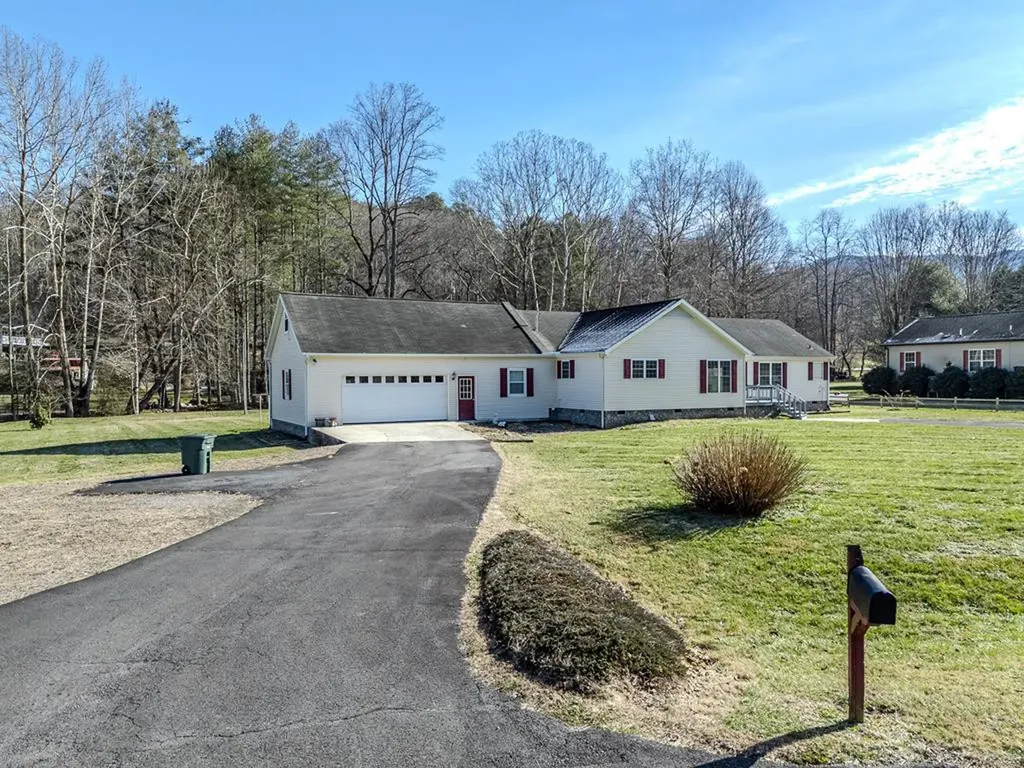 172 Eden Acres Drive Andrews NC 28901