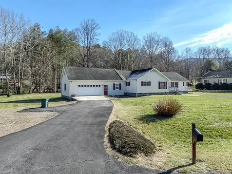 172 Eden Acres Drive Andrews NC 28901