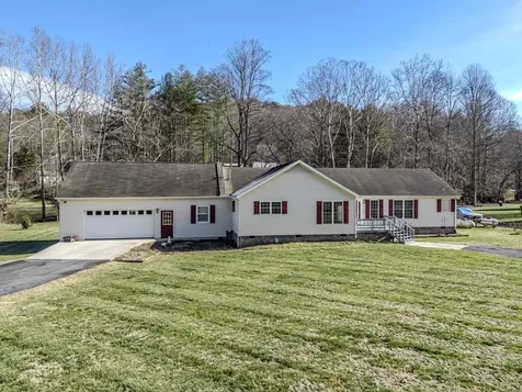 172 Eden Acres Drive Andrews NC 28901