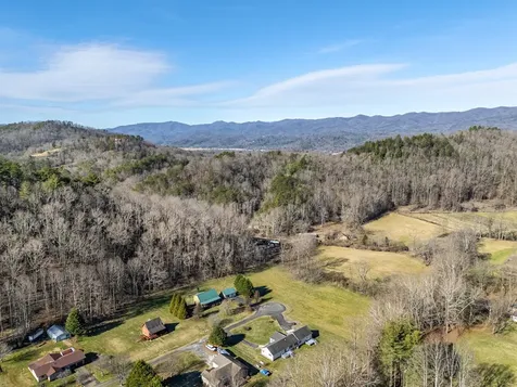 172 Eden Acres Drive Andrews NC 28901