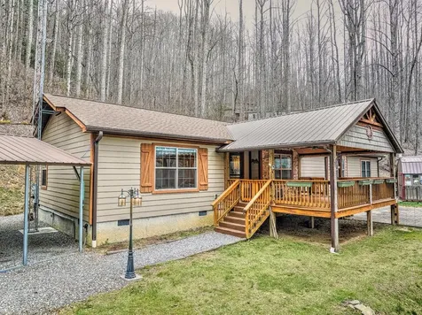 390 Camp Branch Whittier NC 28789