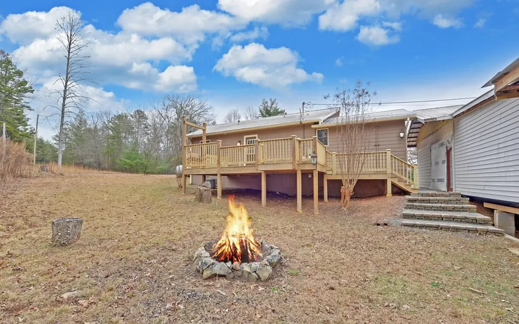 16 Bell Lane Morganton GA 30560