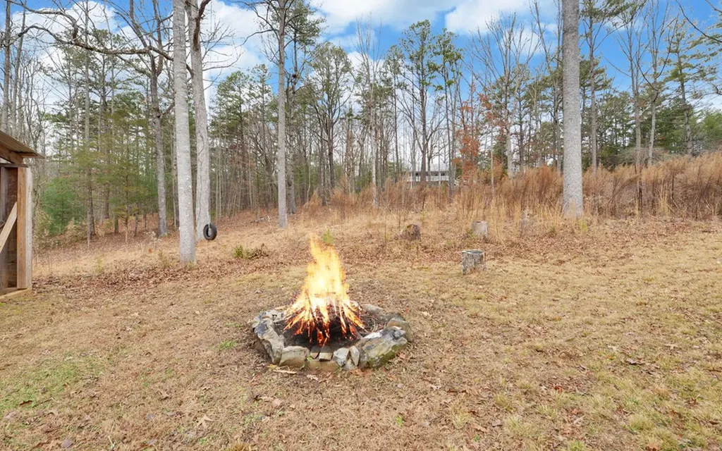 16 Bell Lane Morganton GA 30560