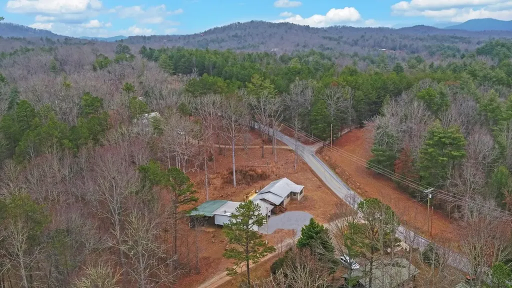 16 Bell Lane Morganton GA 30560