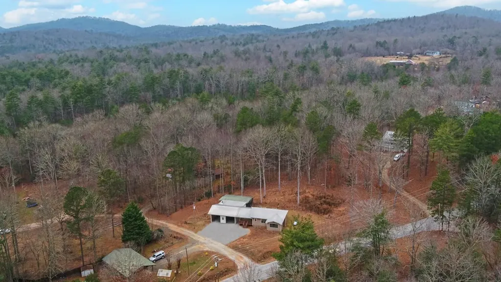 16 Bell Lane Morganton GA 30560