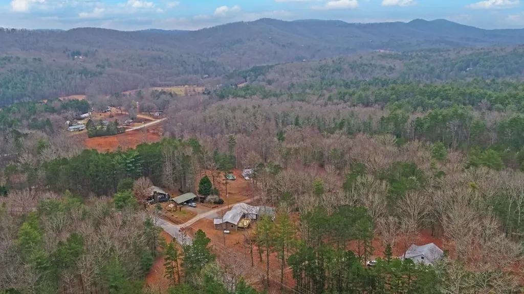 16 Bell Lane Morganton GA 30560