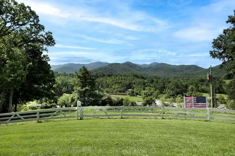 16 Lois Lane Hayesville NC 28904