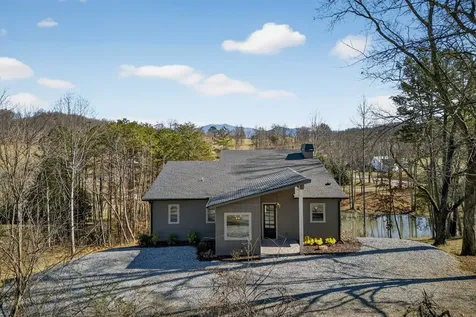 76 Murray Hill Terrace Hayesville NC 28904