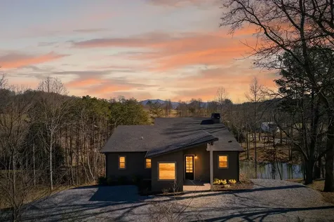 76 Murray Hill Terrace Hayesville NC 28904