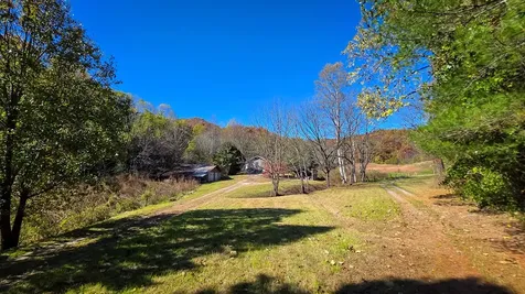 173&130 Edwards Cove Road Bryson City NC 28713