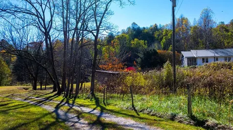 173&130 Edwards Cove Road Bryson City NC 28713