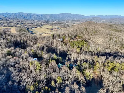 531 Wikle Road Hayesville NC 28904