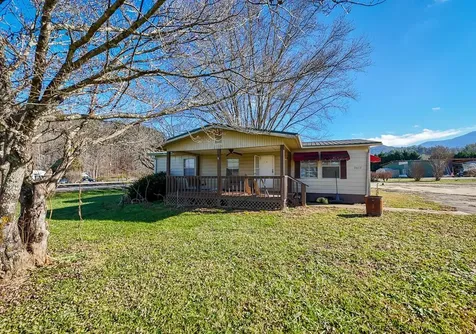 2617 Stewart Road Andrews NC 28901