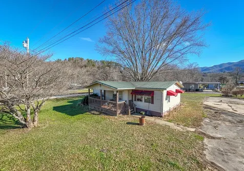 2617 Stewart Road Andrews NC 28901