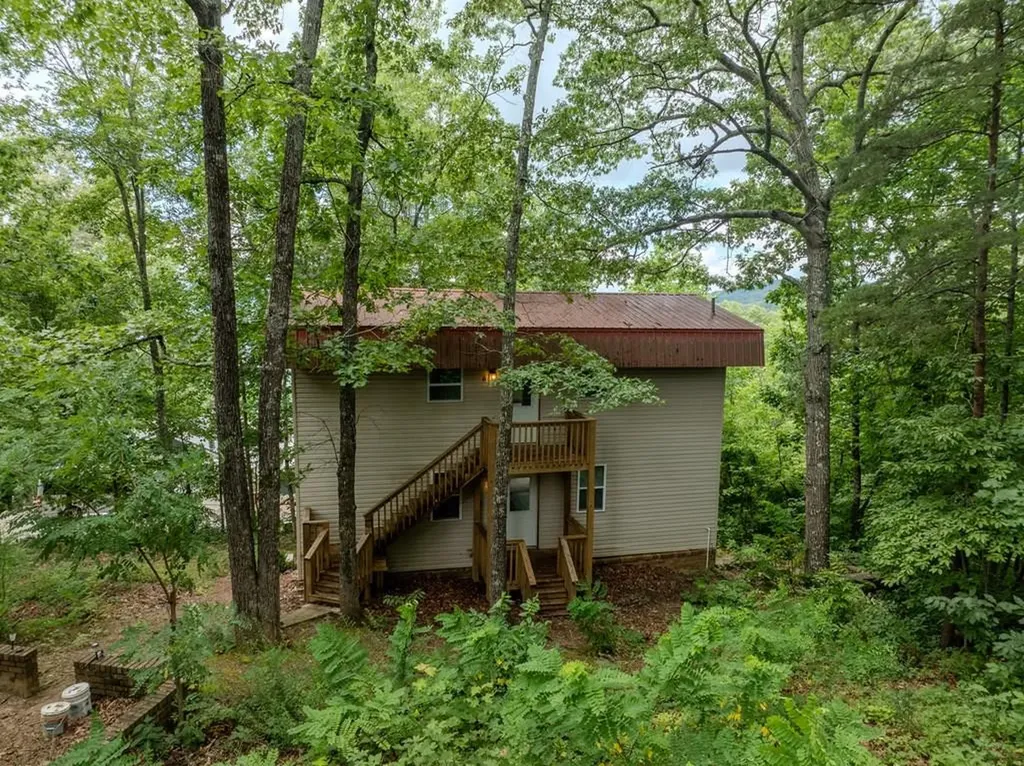 128 Manor Drive Hayesville NC 28904