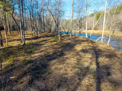 16.08 River Run Way Hayesville NC 28904
