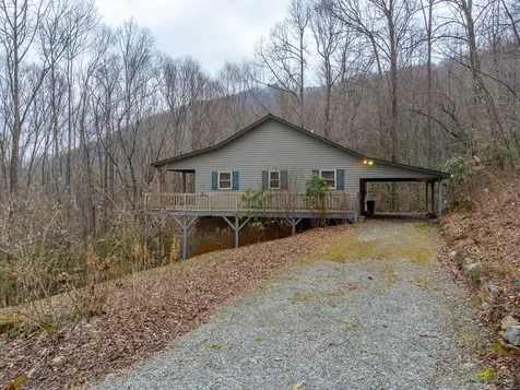 1221 Sam Cove Robbinsville NC 28771
