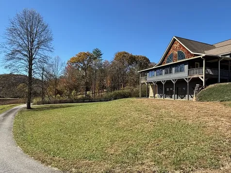 516 River Oaks Drive Hayesville NC 28906