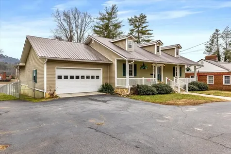 916 Valley River Avenue Murphy NC 28906
